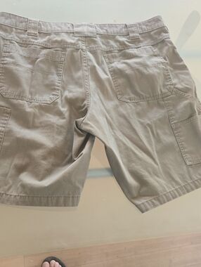 Men's Cargo Shorts in Light Taupe - Comfortable Everyday Wear